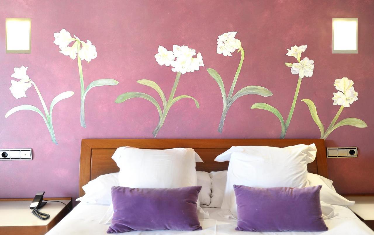 Boutique Hotel Urbisol Calders Exterior photo